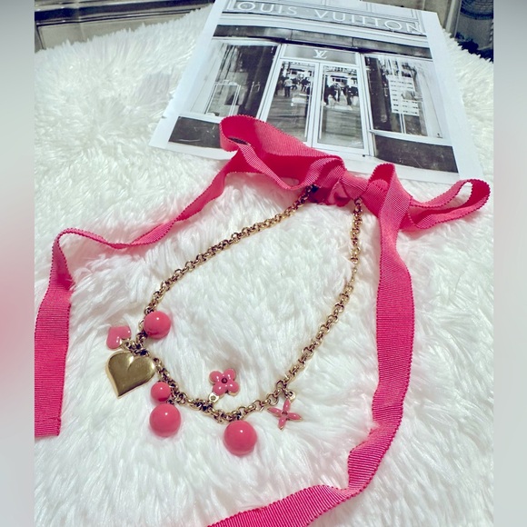 LOUIS VUITTON Enamel Sweet Monogram Necklace! - Picture 7 of 16